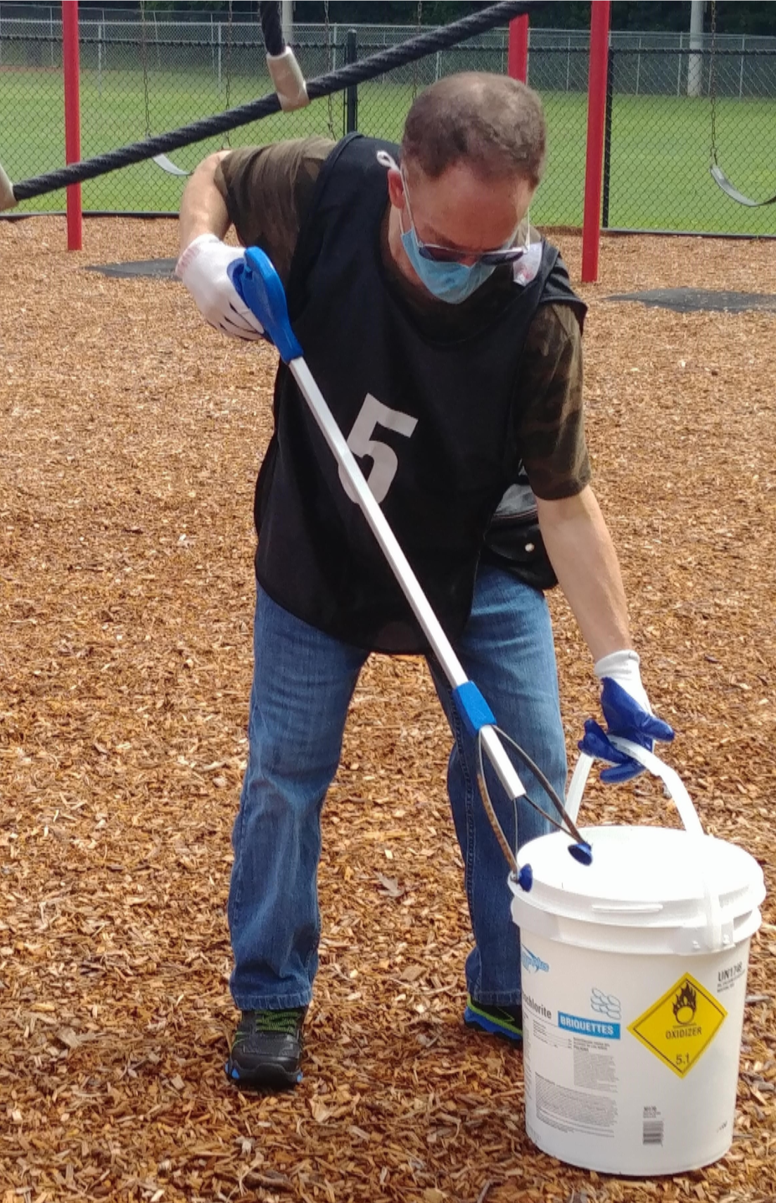090920_MDJ_ActsofKindnessPart2_SweetwaterCleanup.png